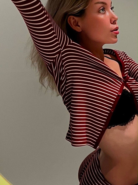 UAE escort girl Nadezhda